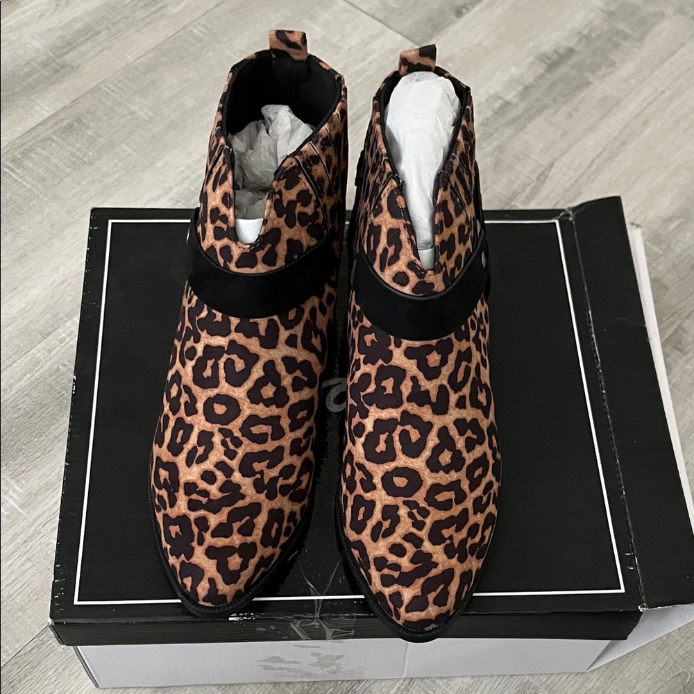 NWT Qupid Leopard Point Toe Bootie